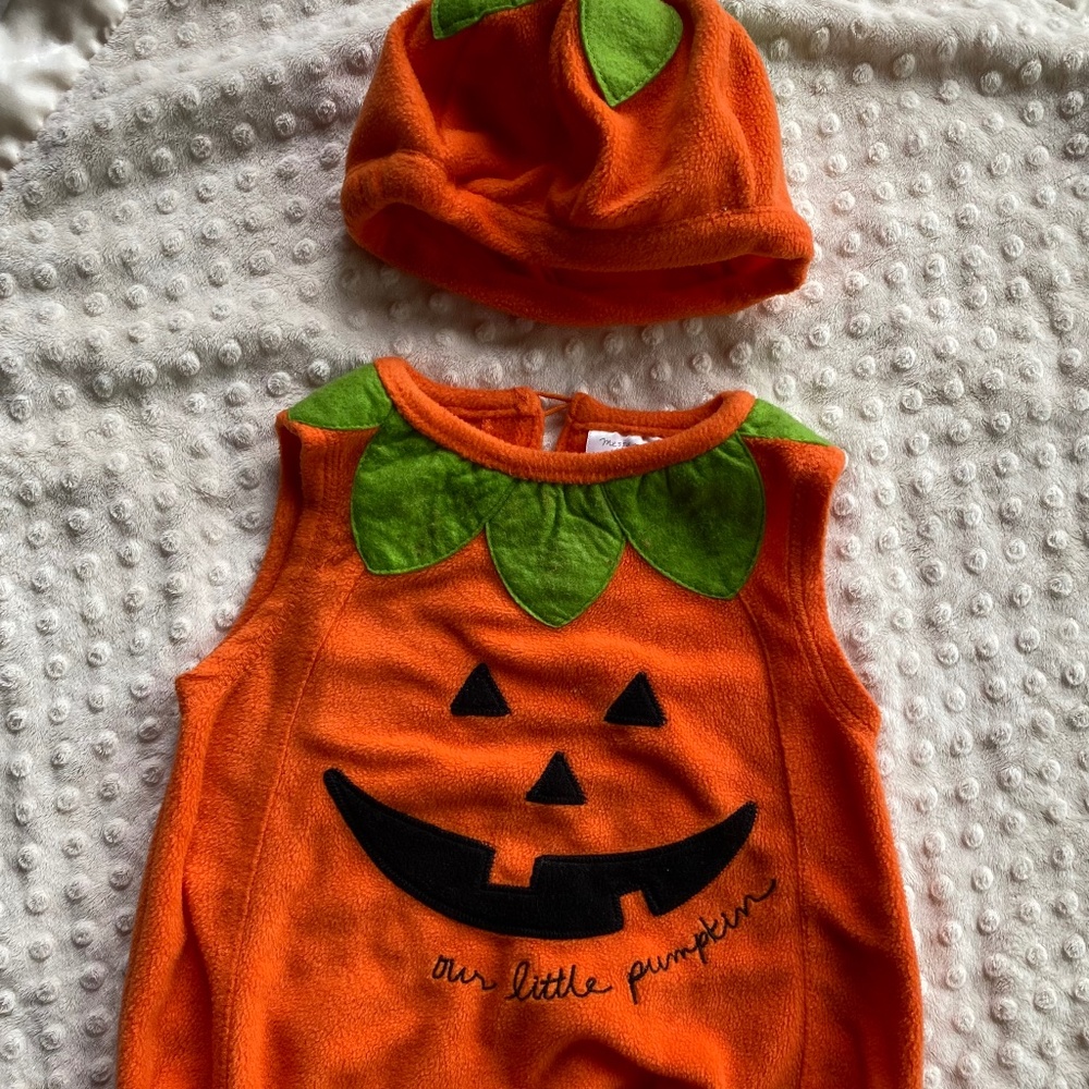 Adorable Infant Pumpkin Halloween Costume With Hat ~ Size 12 Months ~Barely Used